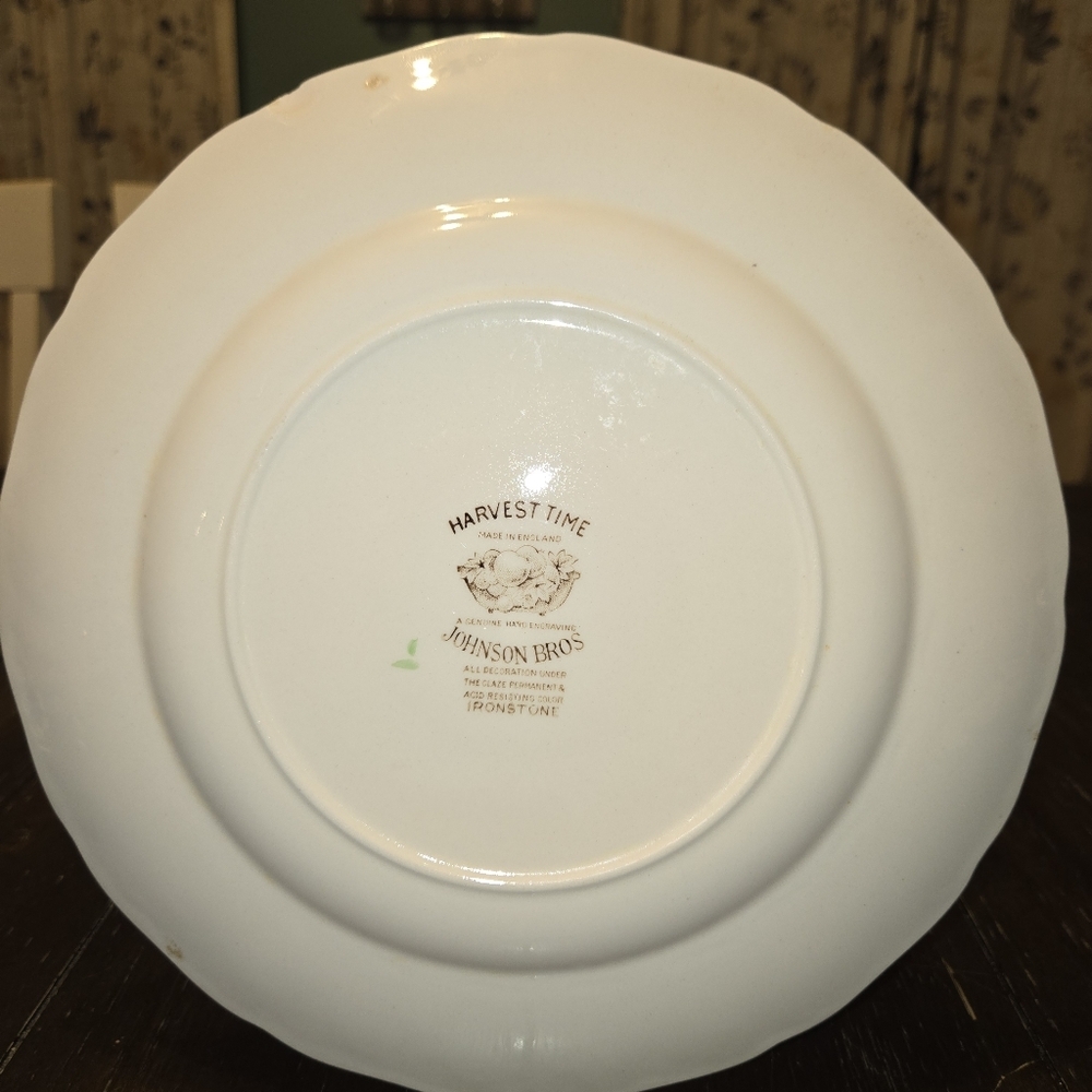 Vintage Johnson Brothers Harvest Time Dinner Plates (Chip On Back) - Picture 2 of 4